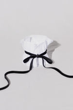 Blanche Black Collar