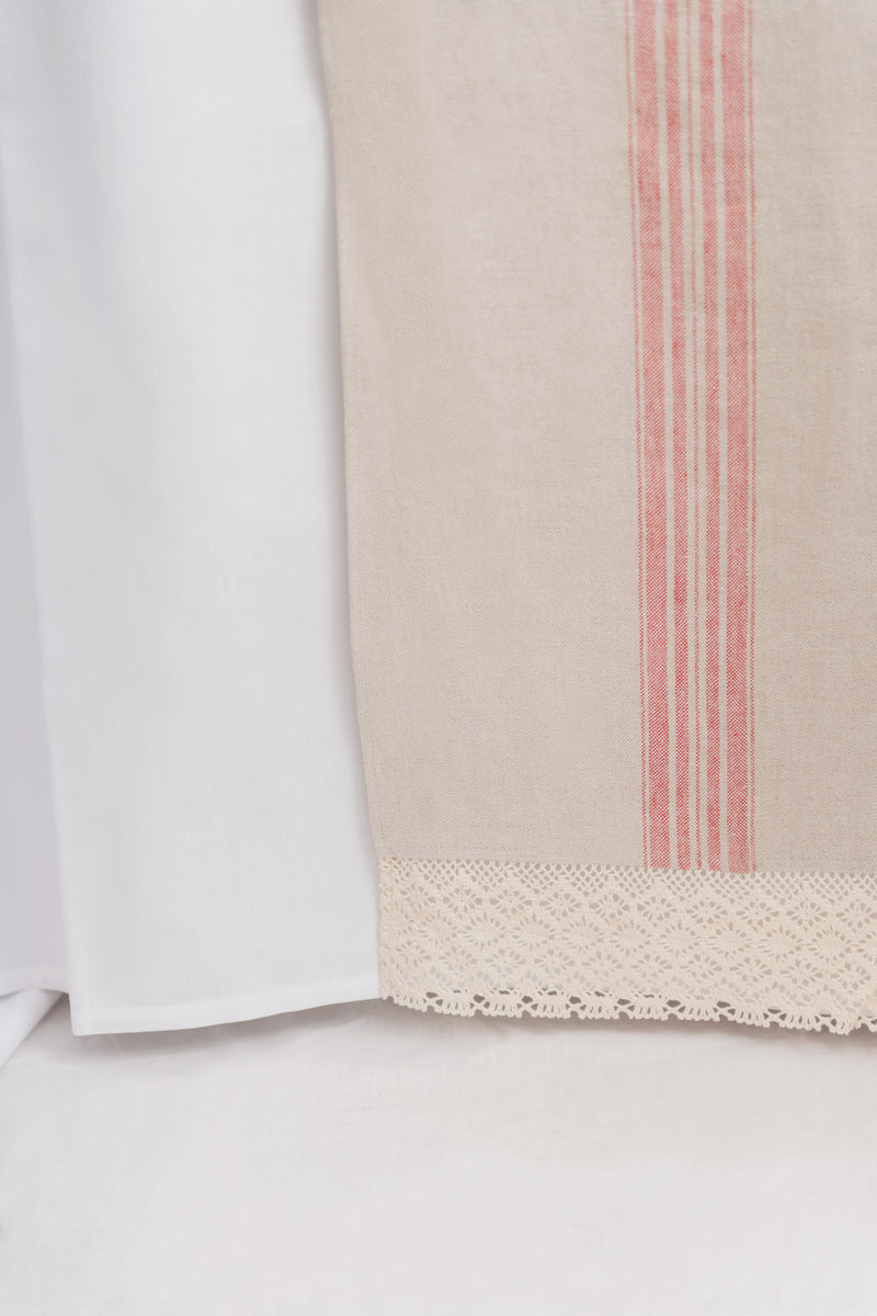 Pure Linen Table Runner with French Cotton Lace